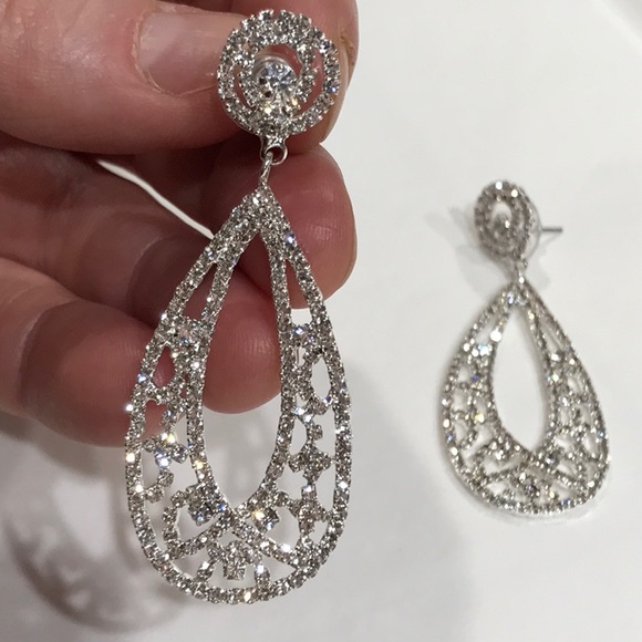 Cézanne Rhinestones & Silvertone Post Earrings! - Picture 1 of 5